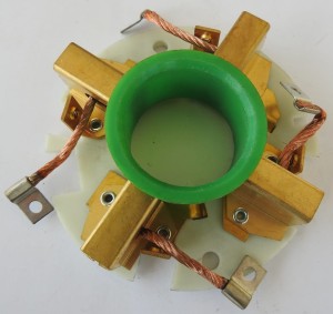 Szczotkotrzymacz silników  Kingone, Superwinch