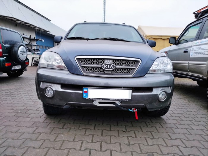 plyta-wyciagarki-w-oryginalny-zderzak-kia-sorento (2).jpg