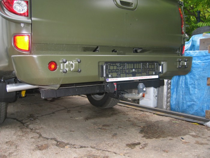 mitsubishi_l200_IV_zderzak_tyl_pl_fabryka_4x4.JPG