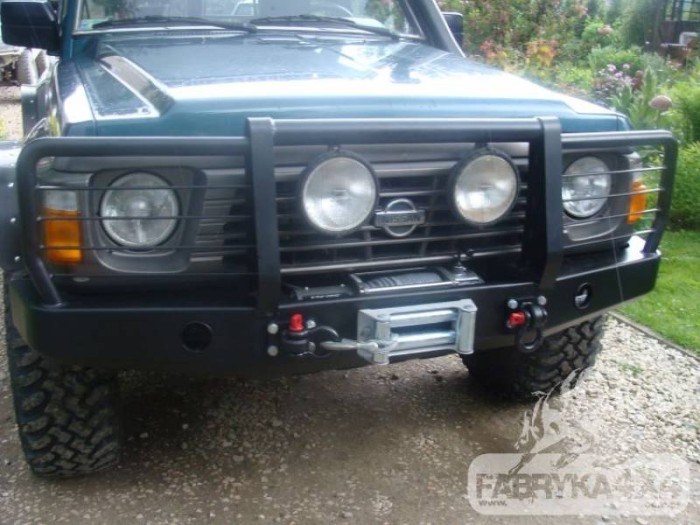 Y60_zderzak_przod_z_bullbarem_bez_otworow_5.jpg